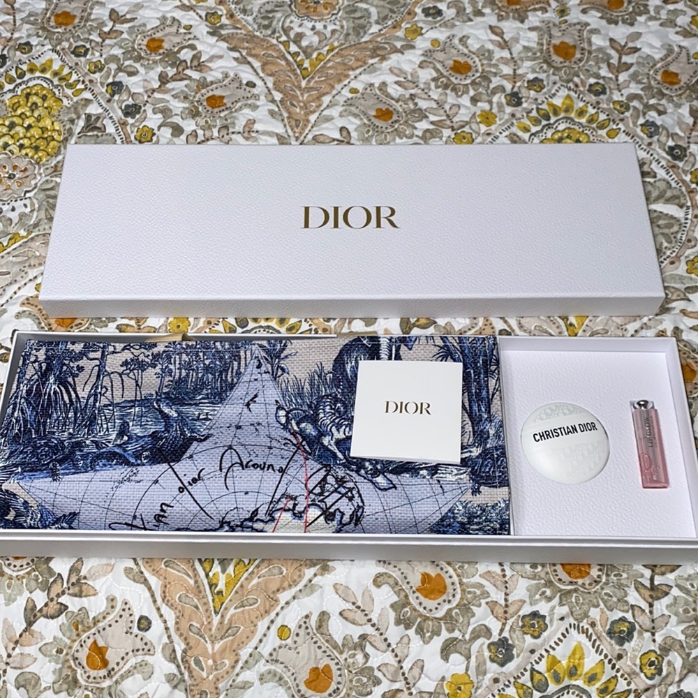 Dior AROUND THE WORLD TOTE Gift Set-NIB
